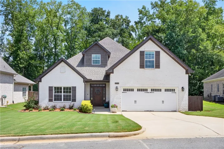 2702 Sophia Court, Auburn, Alabama 36830