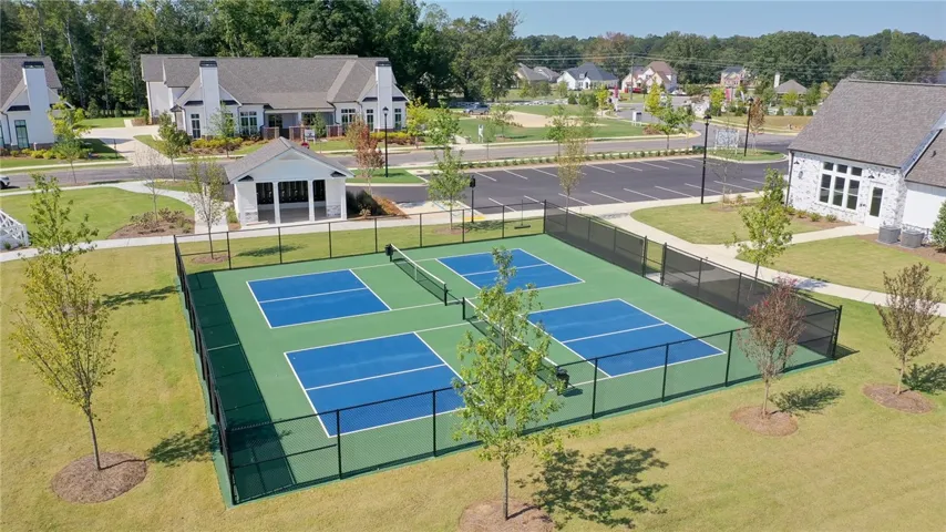 DAWSON CORNER AMENITIES