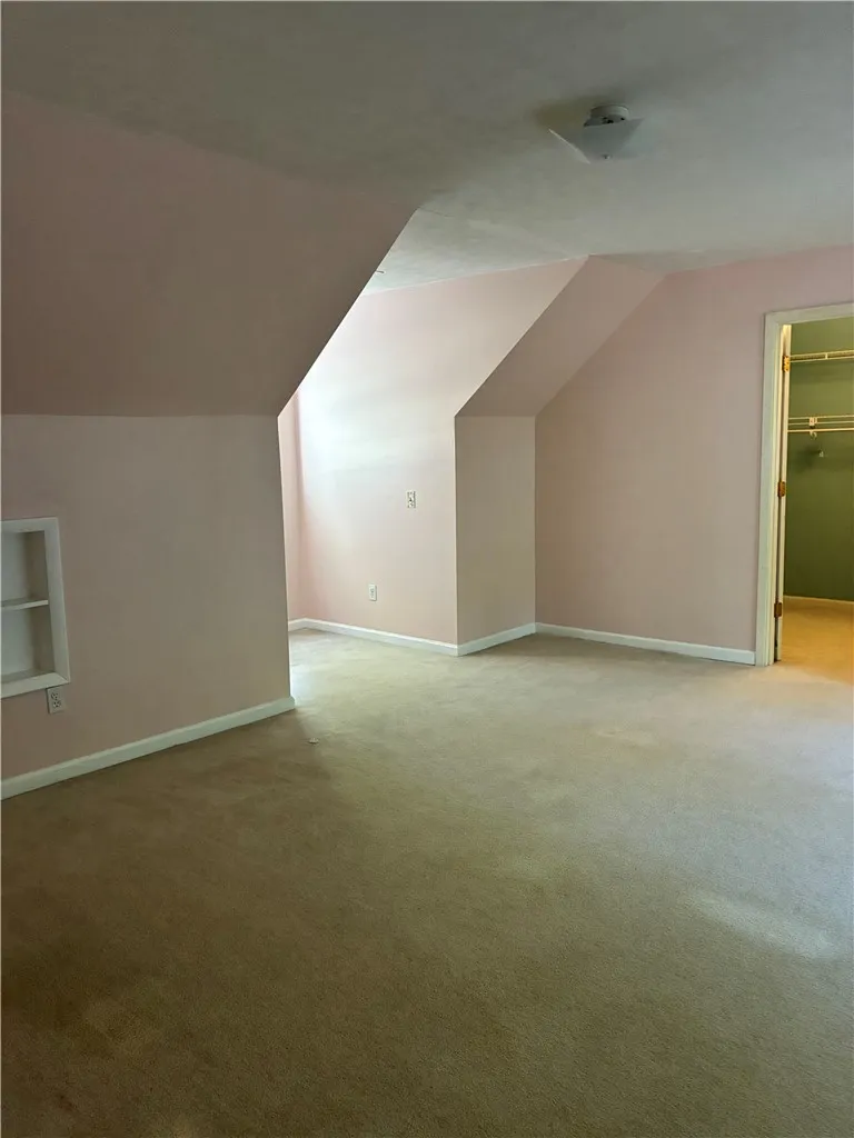 3 huge room that can be separated into different areas.