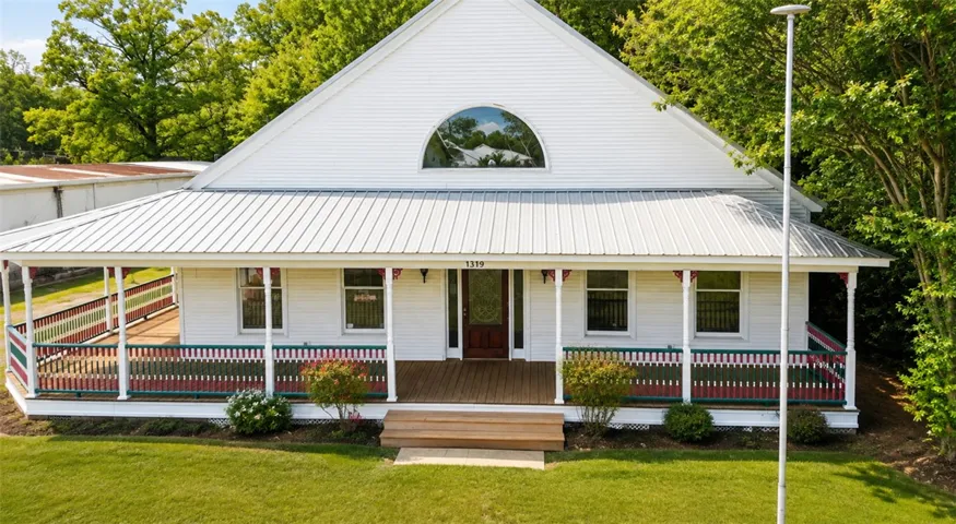 1319 Opelika Road, Auburn, Alabama 36830