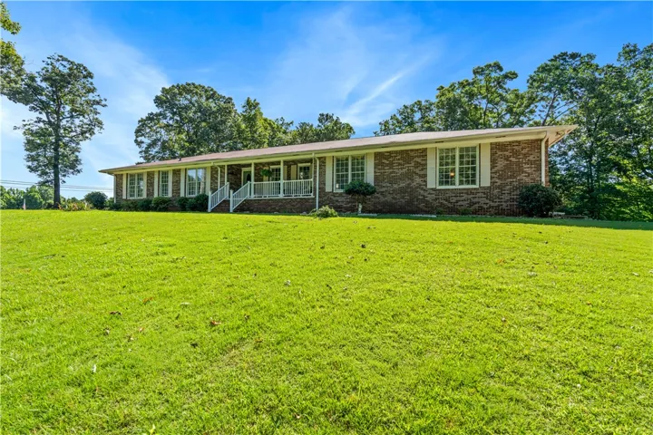 5023 Veterans Memorial Parkway, Lanett, Alabama 36863