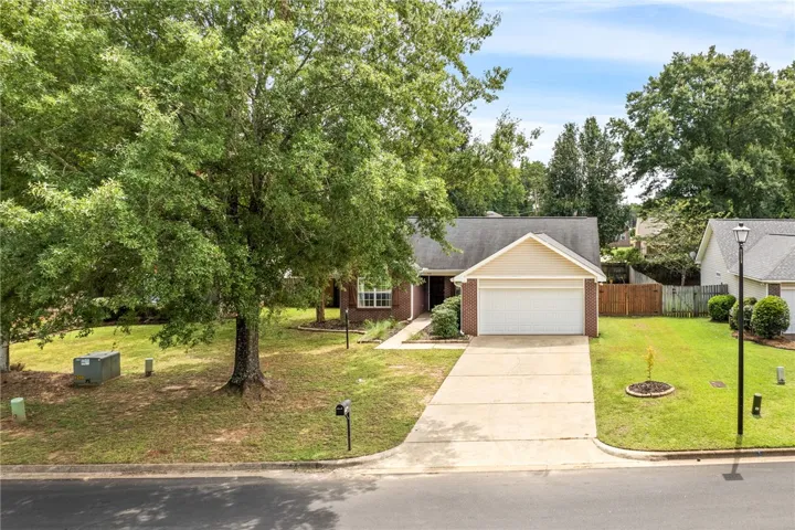 999 Pleasant Avenue, Auburn, Alabama 36832