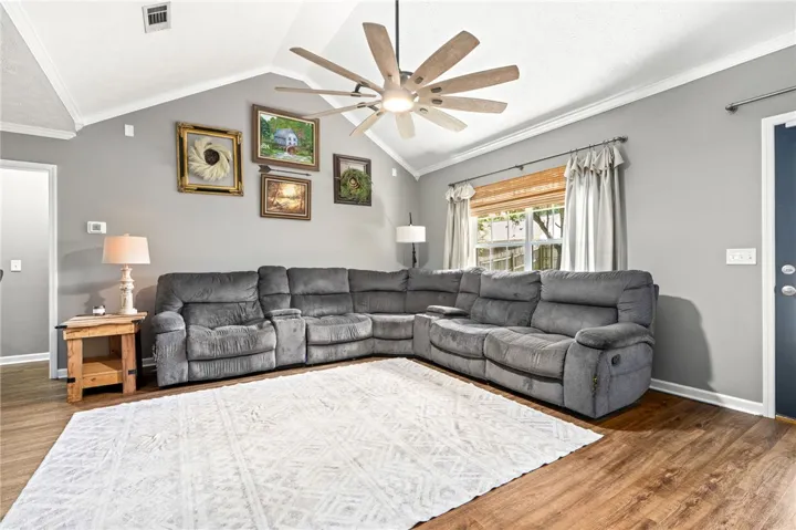 999 Pleasant Avenue, Auburn, Alabama 36832