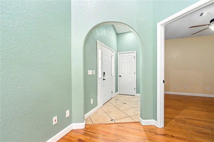 572 E University Drive, Auburn, Alabama 36830