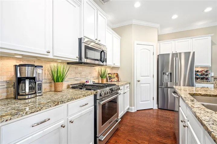 2221 Red Tail Lane, Auburn, Alabama 36879