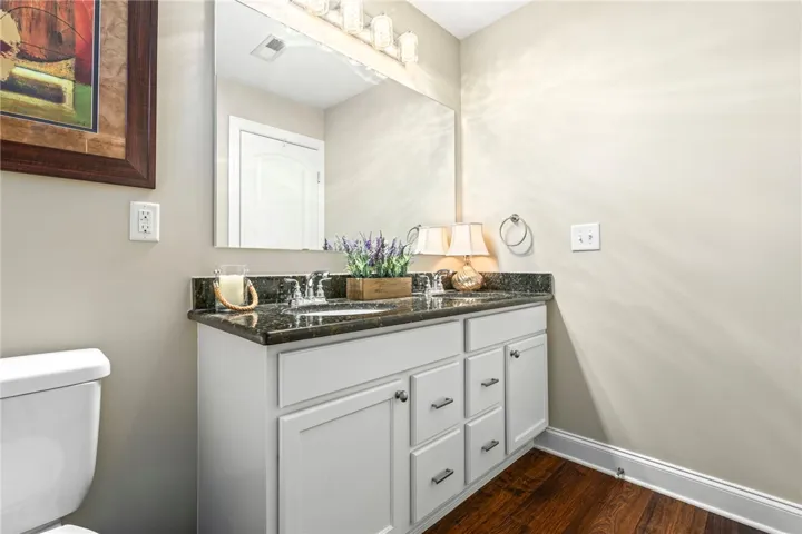 Upstairs full bathroom