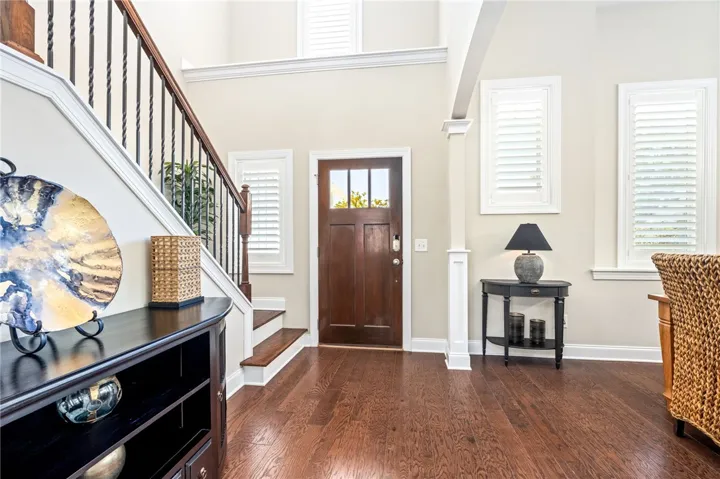 A beautiful two story foyer