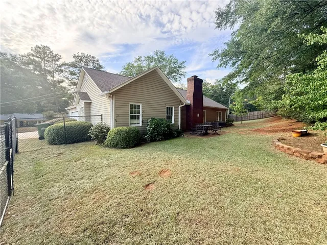 2002 N 2nd Court, Lanett, Alabama 36863