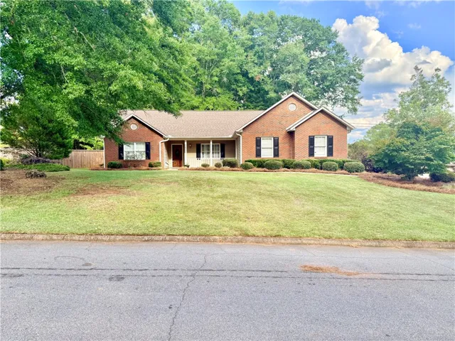 2002 N 2nd Court, Lanett, Alabama 36863