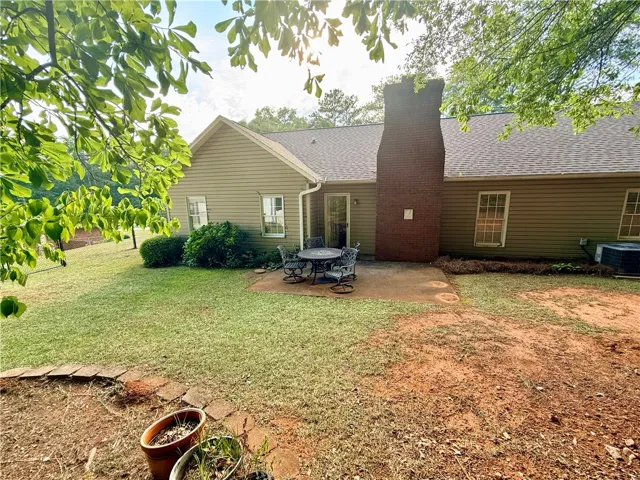 2002 N 2nd Court, Lanett, Alabama 36863