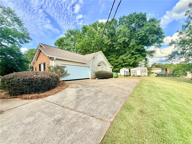 2002 N 2nd Court, Lanett, Alabama 36863