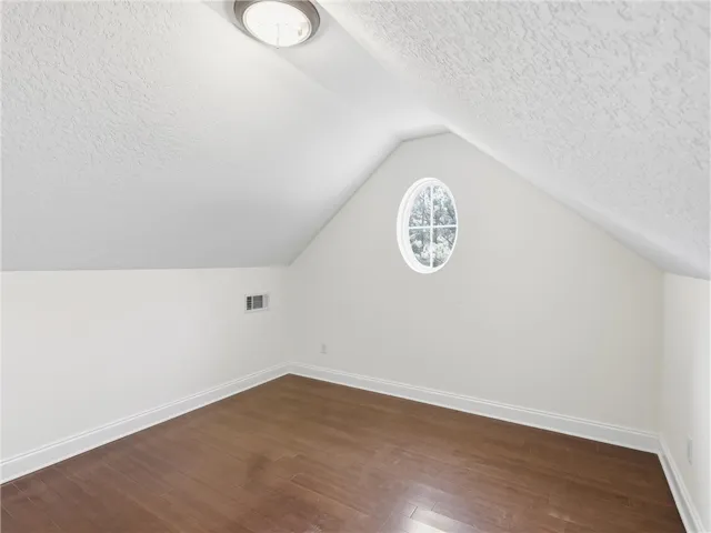 Upper level Bonus Room