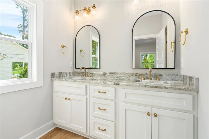902 Lakeshore Avenue, Opelika, Alabama 36801