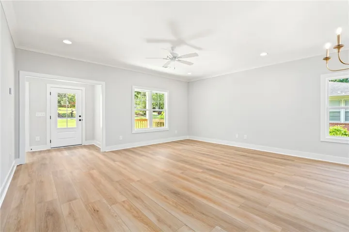 902 Lakeshore Avenue, Opelika, Alabama 36801