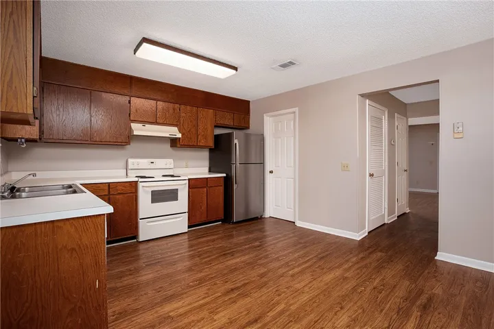 148 E University Drive B206, Auburn, Alabama 36832