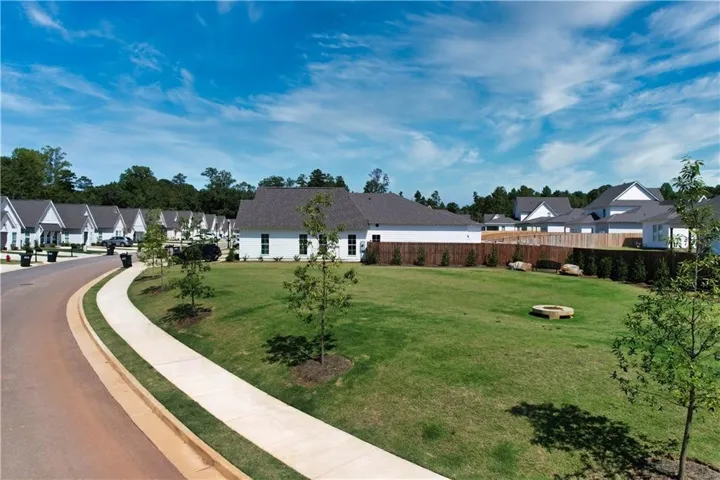 116 Woodland Lane, Opelika, Alabama 36801
