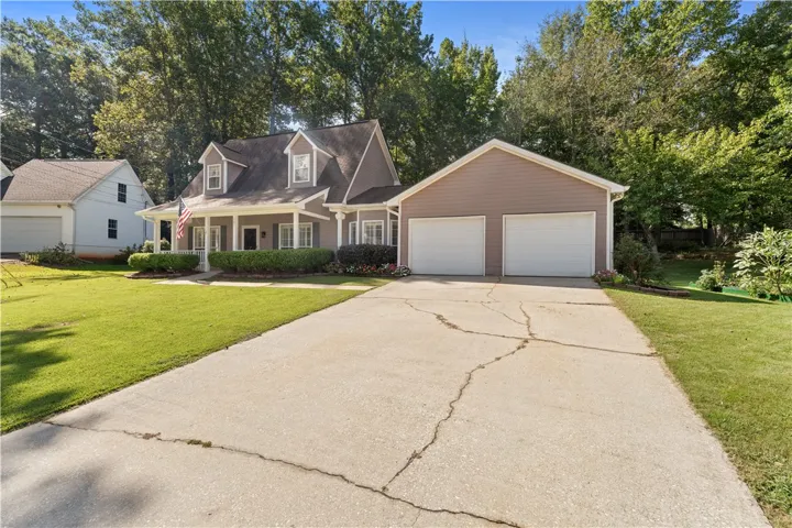 201 Ridgewood Court, Auburn, Alabama 36830