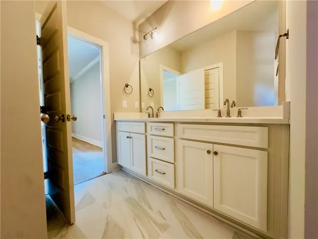 1100 Arcadia Avenue 504, Auburn, Alabama 36830