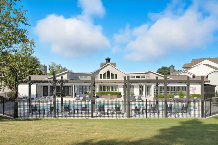 Clubhouse/Pool