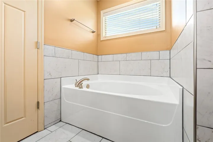 2237 Turnbury Lane, Auburn, Alabama 36830