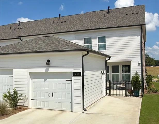 211 Black Swann Road, Auburn, Alabama 36832