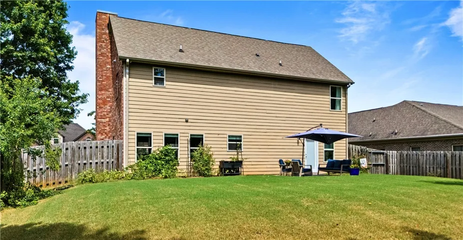 Plenty of space for gardening, play and pets.