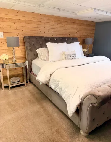 additional primary bedroom downstairs (bedroom 4)
