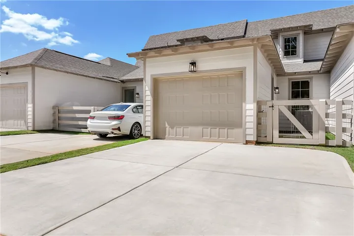 3176 Bottle Way, Auburn, Alabama 36830