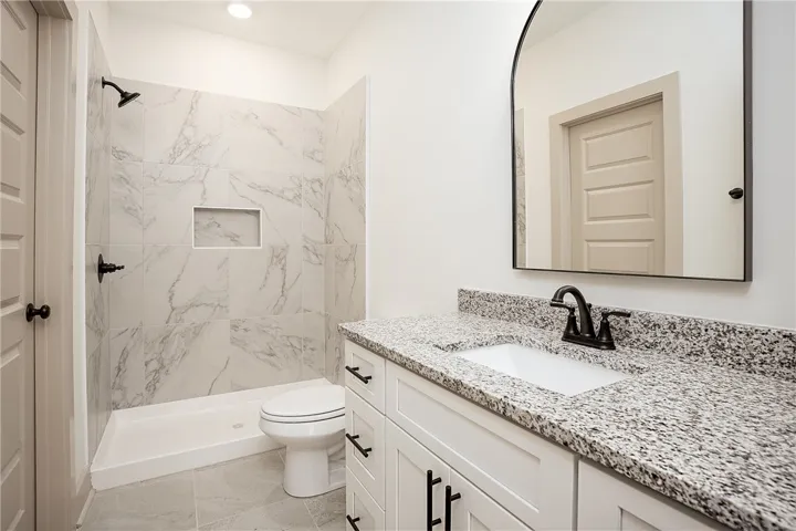3176 Bottle Way, Auburn, Alabama 36830
