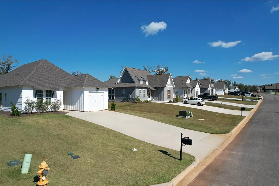 Picture of Camellia Crossing Community in Valley, Alabama.