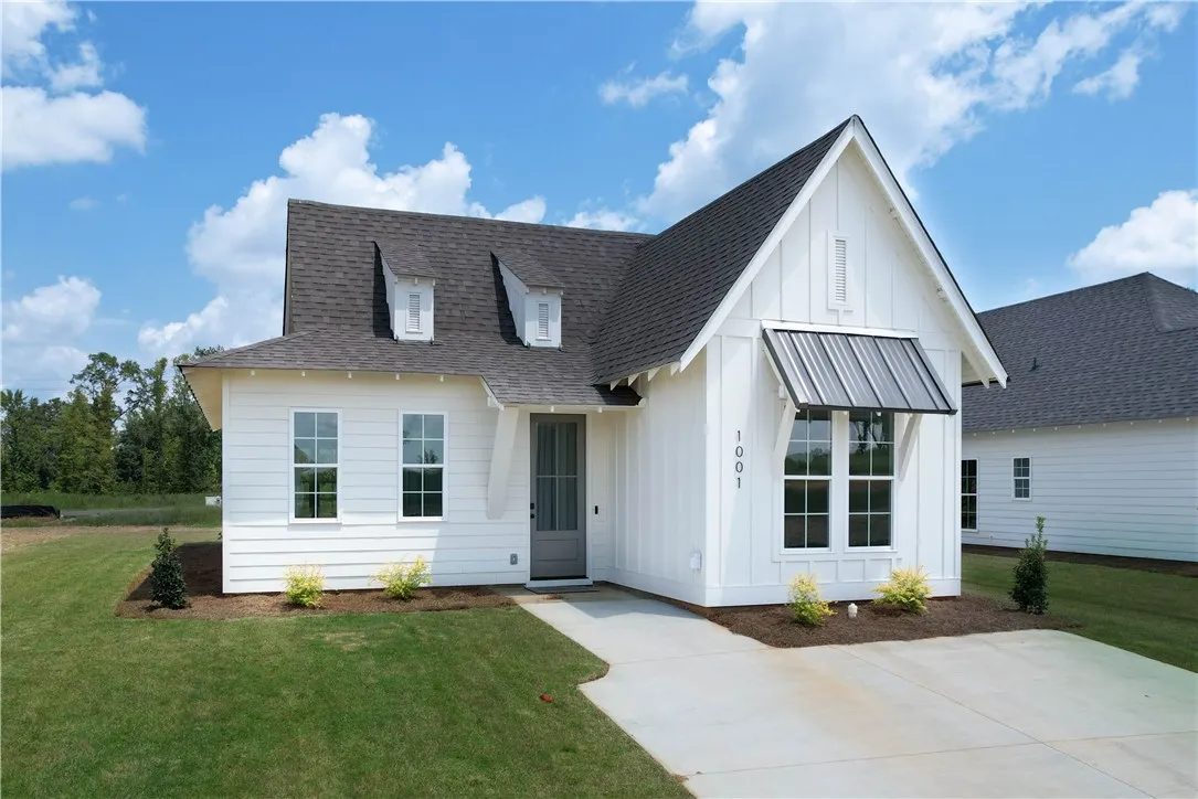 Example of a completed exterior Tate A floor plan in Camellia Crossing.