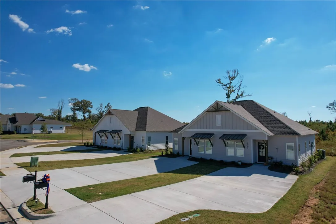 Picture of Camellia Crossing Community in Valley, Alabama.