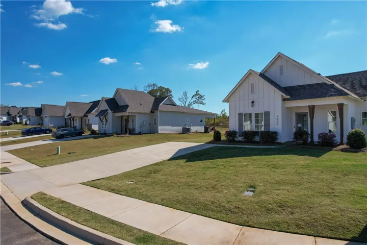 Picture of Camellia Crossing Community in Valley, Alabama.