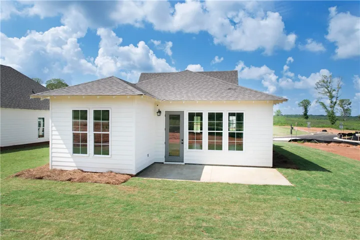 Example of a completed rear exterior Tate A floor plan in Camellia Crossing.