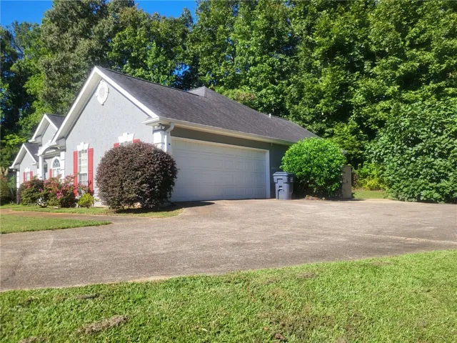 2415 Lismore Drive, Valley, Alabama 36854