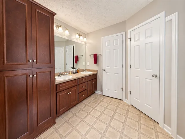 62 Lincolnshire Lane, Phenix City, Alabama 36870