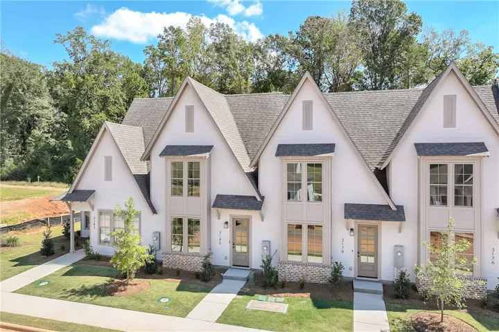 3180 Bottle Way, Auburn, Alabama 36830