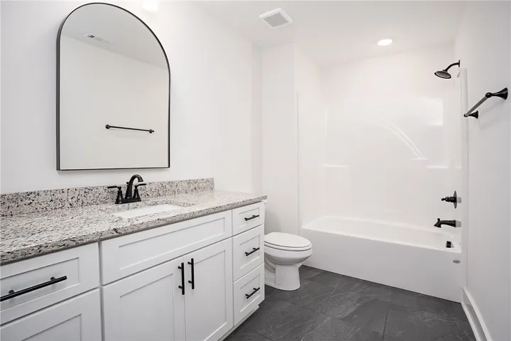 3180 Bottle Way, Auburn, Alabama 36830