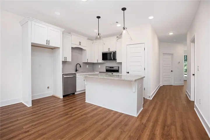 3180 Bottle Way, Auburn, Alabama 36830