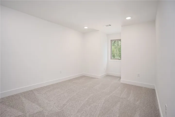 3180 Bottle Way, Auburn, Alabama 36830