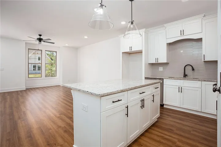 3180 Bottle Way, Auburn, Alabama 36830