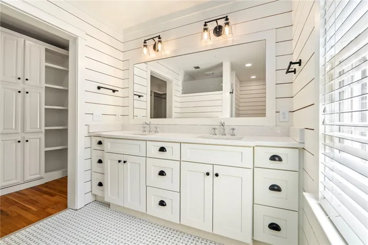 265 Chewacla Drive, Auburn, Alabama 36830