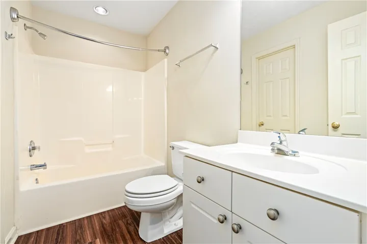 1477 N Donahue Drive 3911, Auburn, Alabama 36830