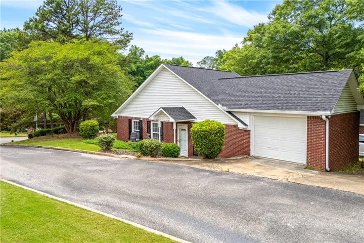 543 Homewood Drive, Auburn, Alabama 36830