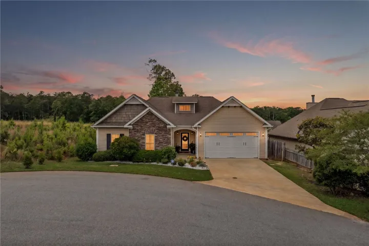 Welcome home to 2902 Anderson Lakes Circle - 4 bedrooms, single level living in Opelika, AL.