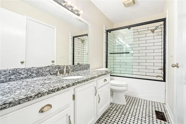 1033 Stonegate Drive C, Auburn, Alabama 36832