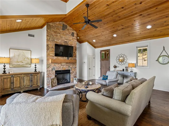 334 Pine Needle Lane, Dadeville, Alabama 36853