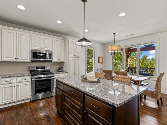 334 Pine Needle Lane, Dadeville, Alabama 36853