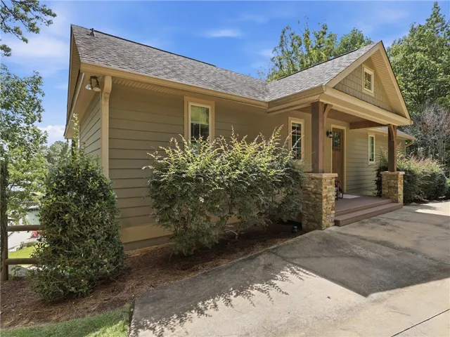 334 Pine Needle Lane, Dadeville, Alabama 36853