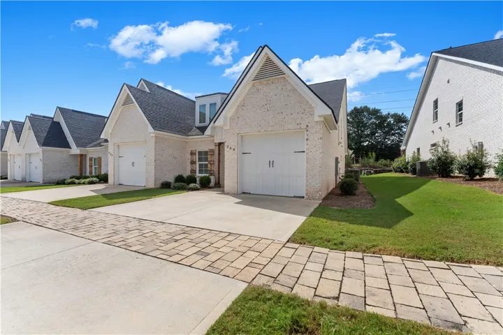 544 Cloverdale Drive, Auburn, Alabama 36830